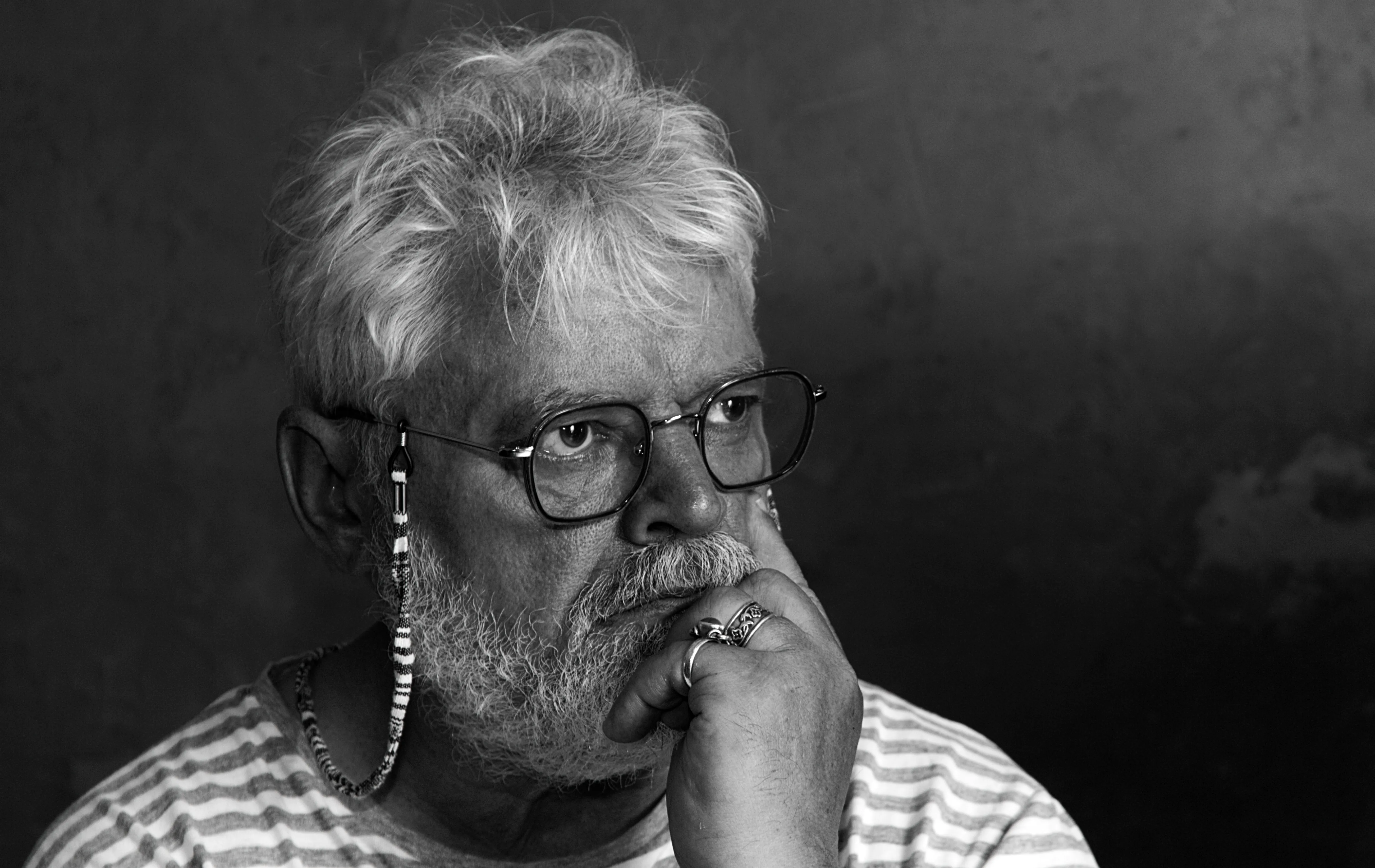 Autoportrait en noir et blanc